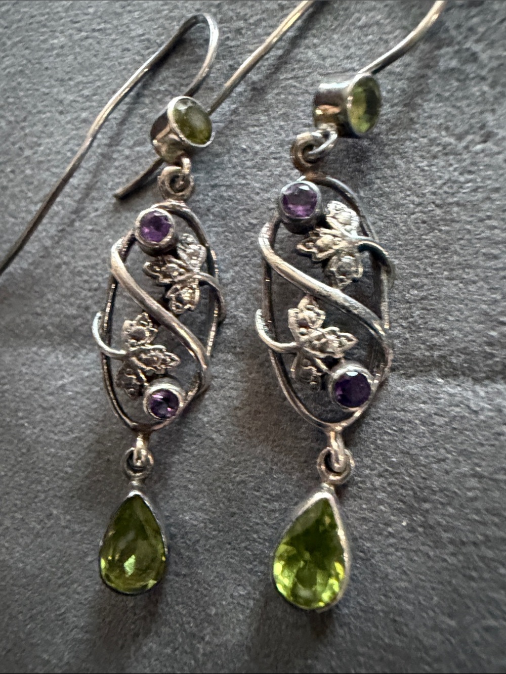 KR Silpada Sterling Silver Peridot Drop Earrings with Amethyst Accents - Picture 2 of 3